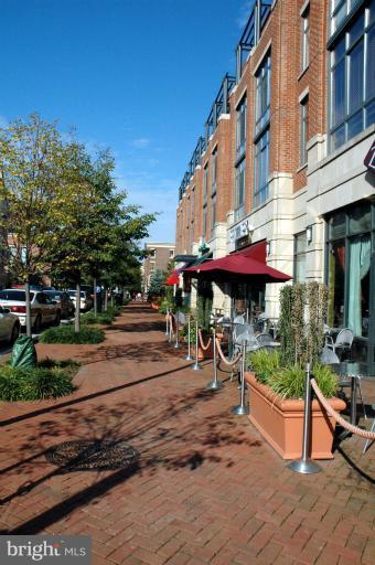 CONDOS AT CARLYLE SQUARE - Residential Lease