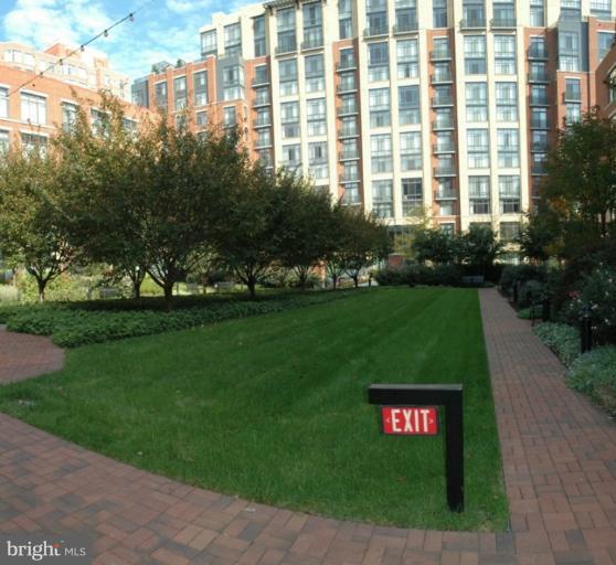 CONDOS AT CARLYLE SQUARE - Residential Lease