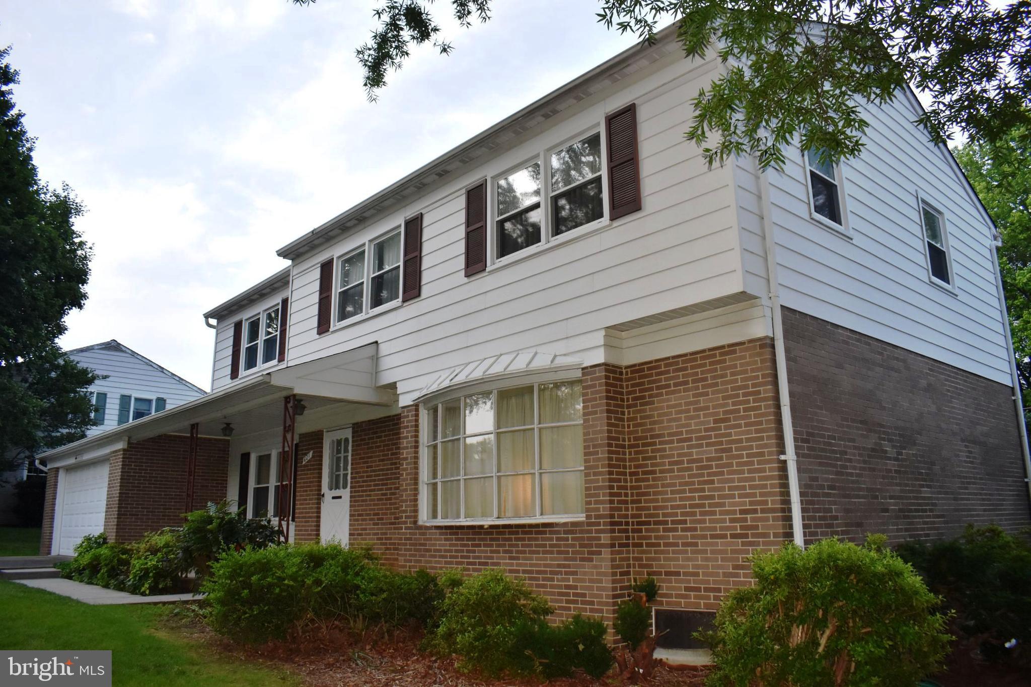 621 S SHAMROCK ROAD