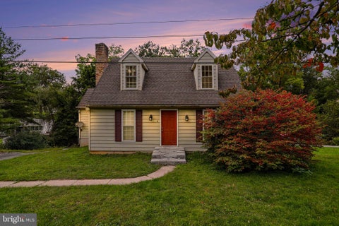 Photo of 25 Manor Road, YORK, PA 17403 (MLS # PAYK2112646)