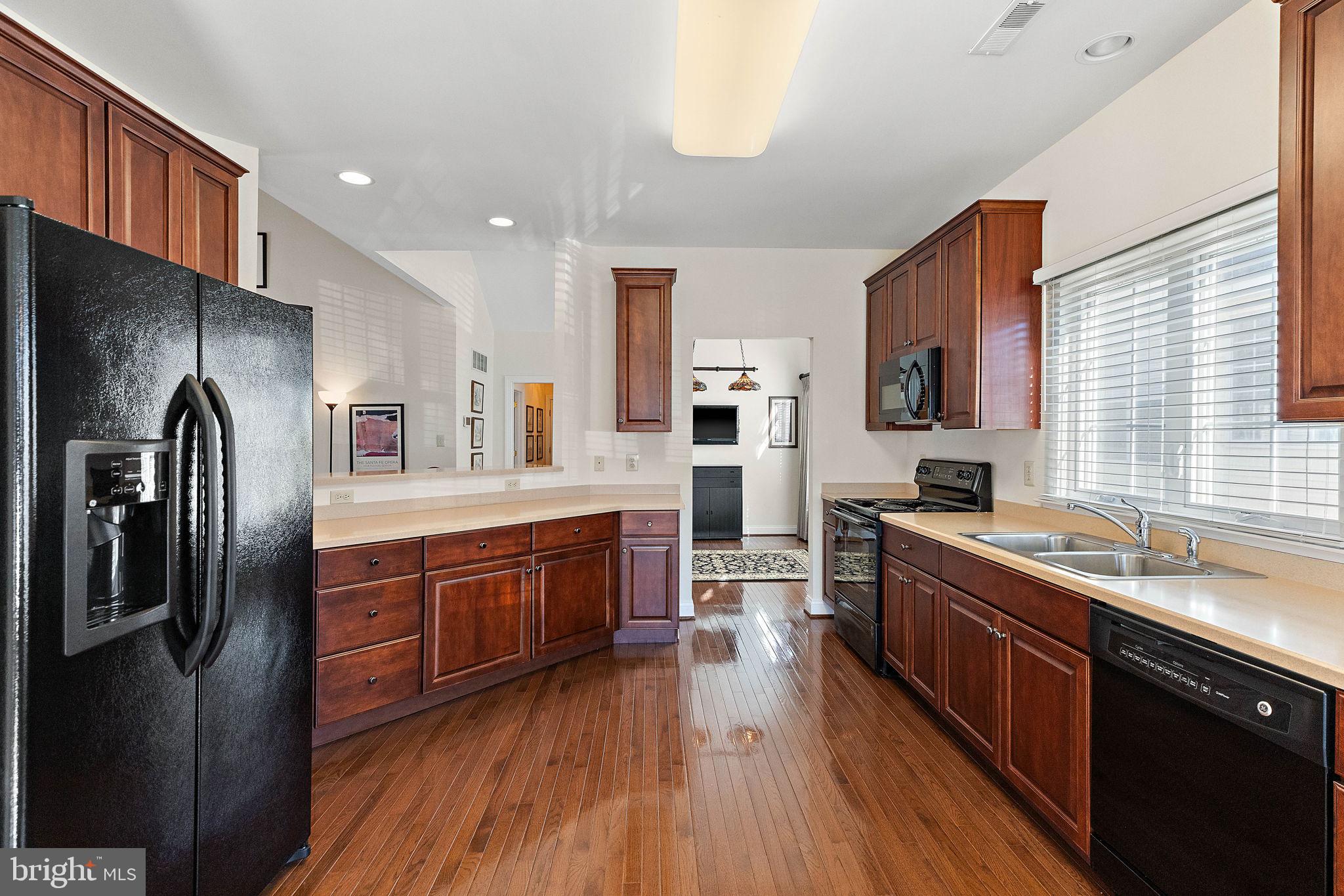 VICTORIA GARDENS - Residential