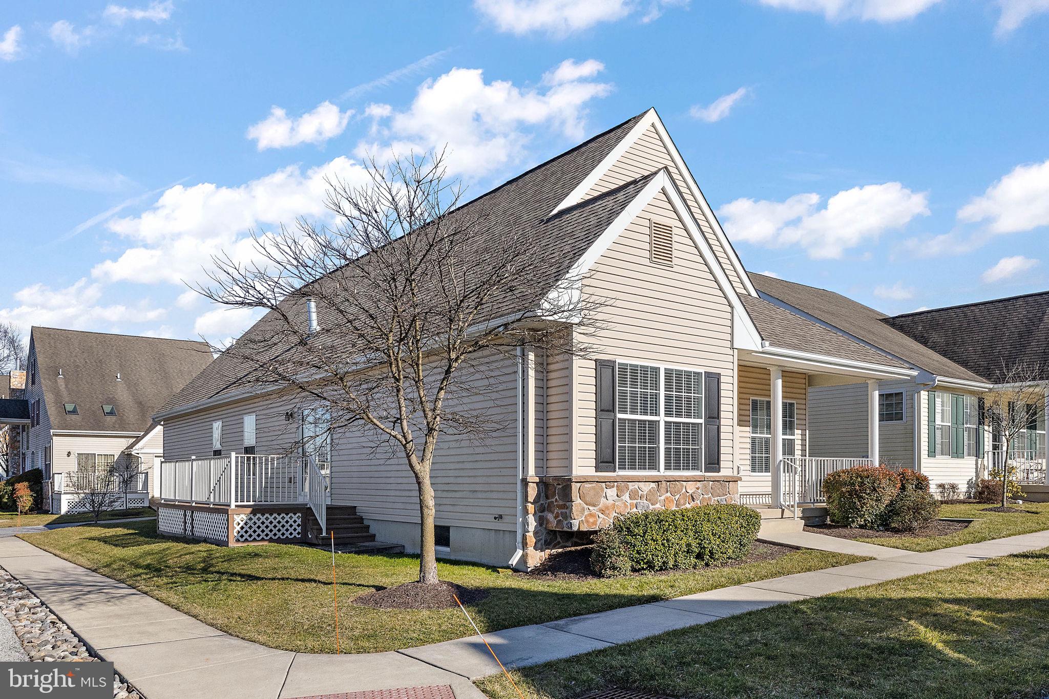 VICTORIA GARDENS - Residential