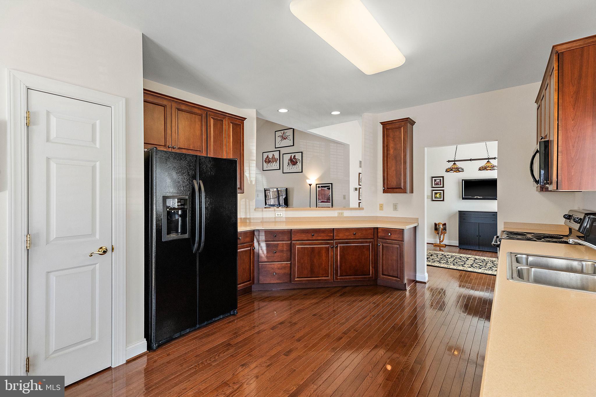 VICTORIA GARDENS - Residential