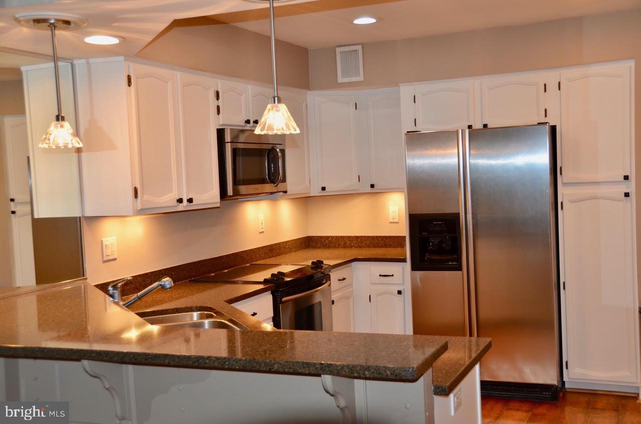 RIVA TRACE/SUMMER PLACE - Residential Lease