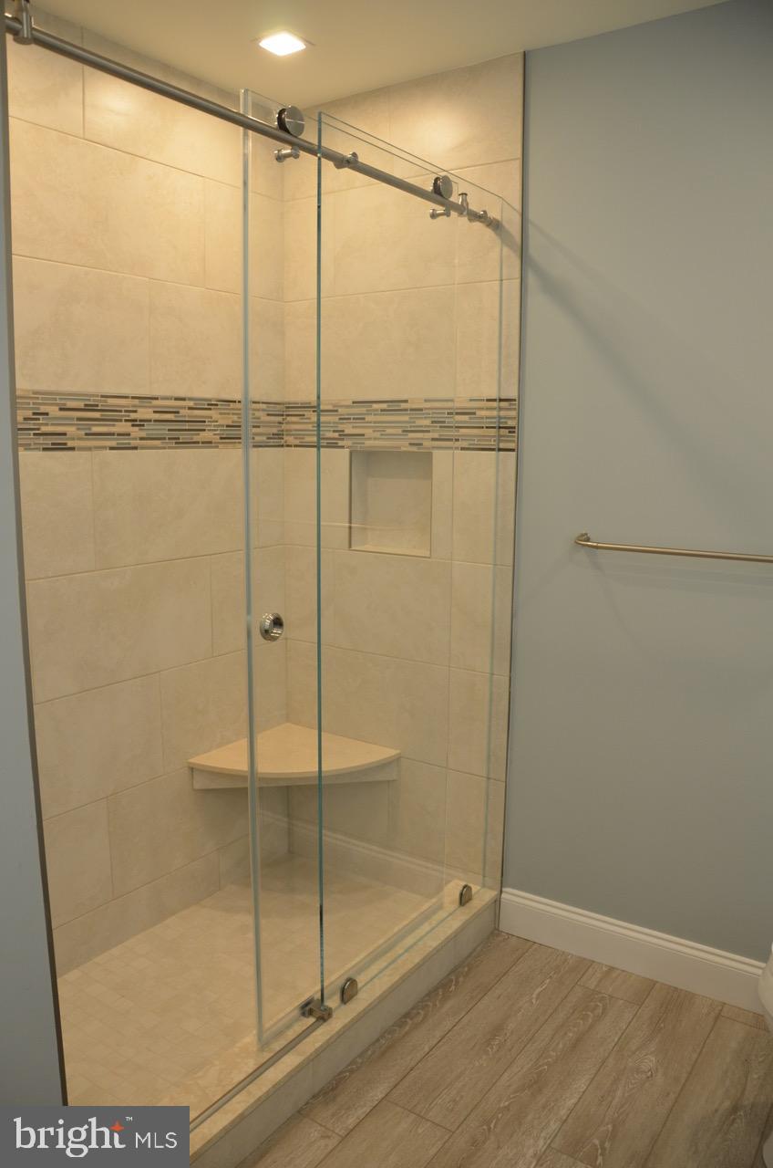 RIVA TRACE/SUMMER PLACE - Residential Lease