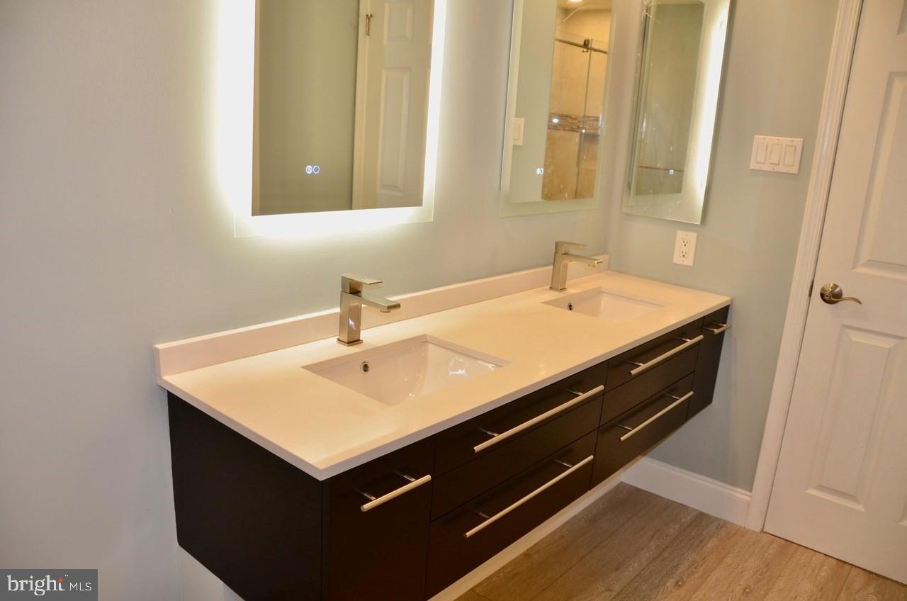 RIVA TRACE/SUMMER PLACE - Residential Lease