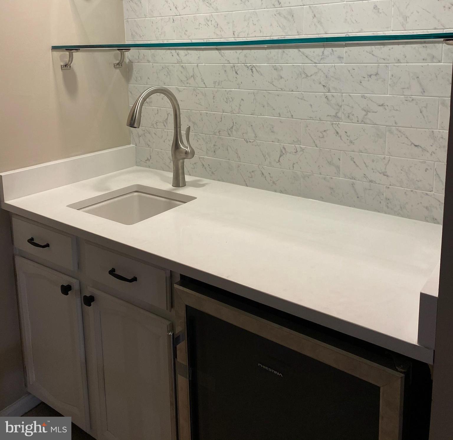 RIVA TRACE/SUMMER PLACE - Residential Lease