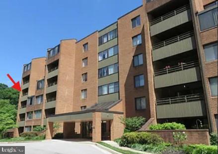 2 SOUTHERLY COURT 402