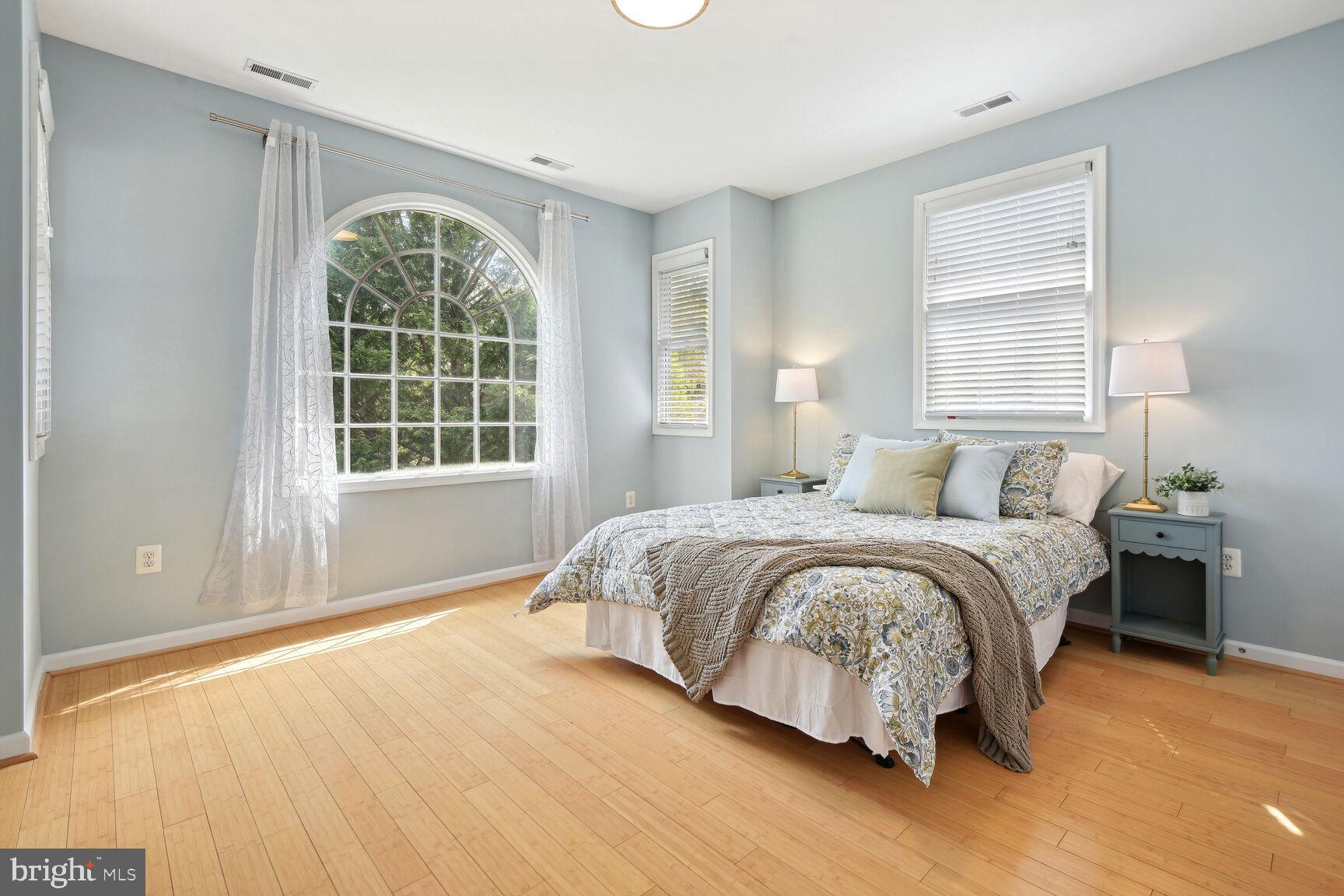 KENSINGTON - Residential