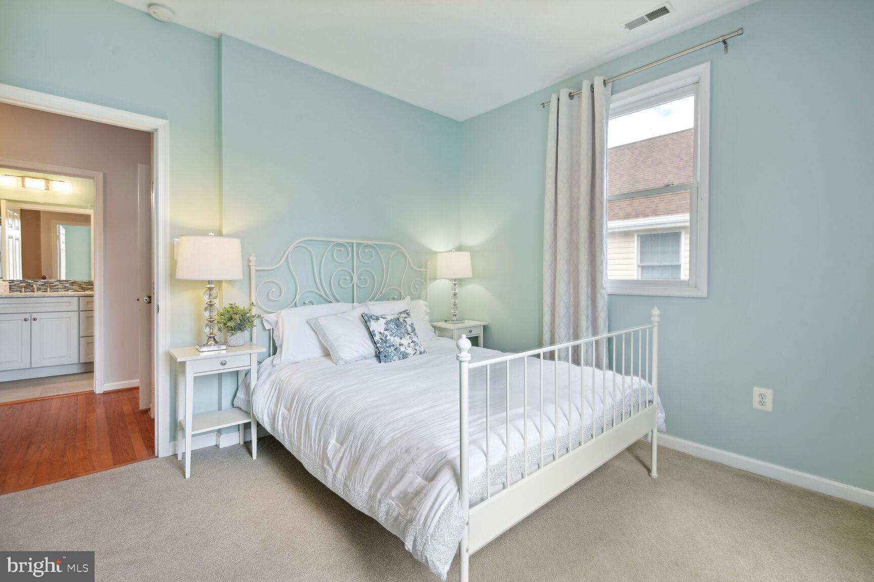 KENSINGTON - Residential