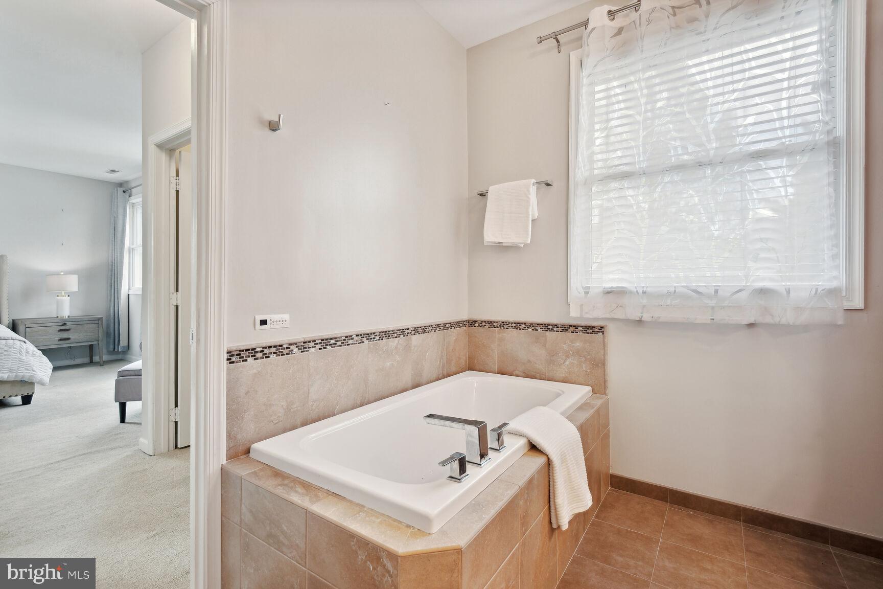 KENSINGTON - Residential