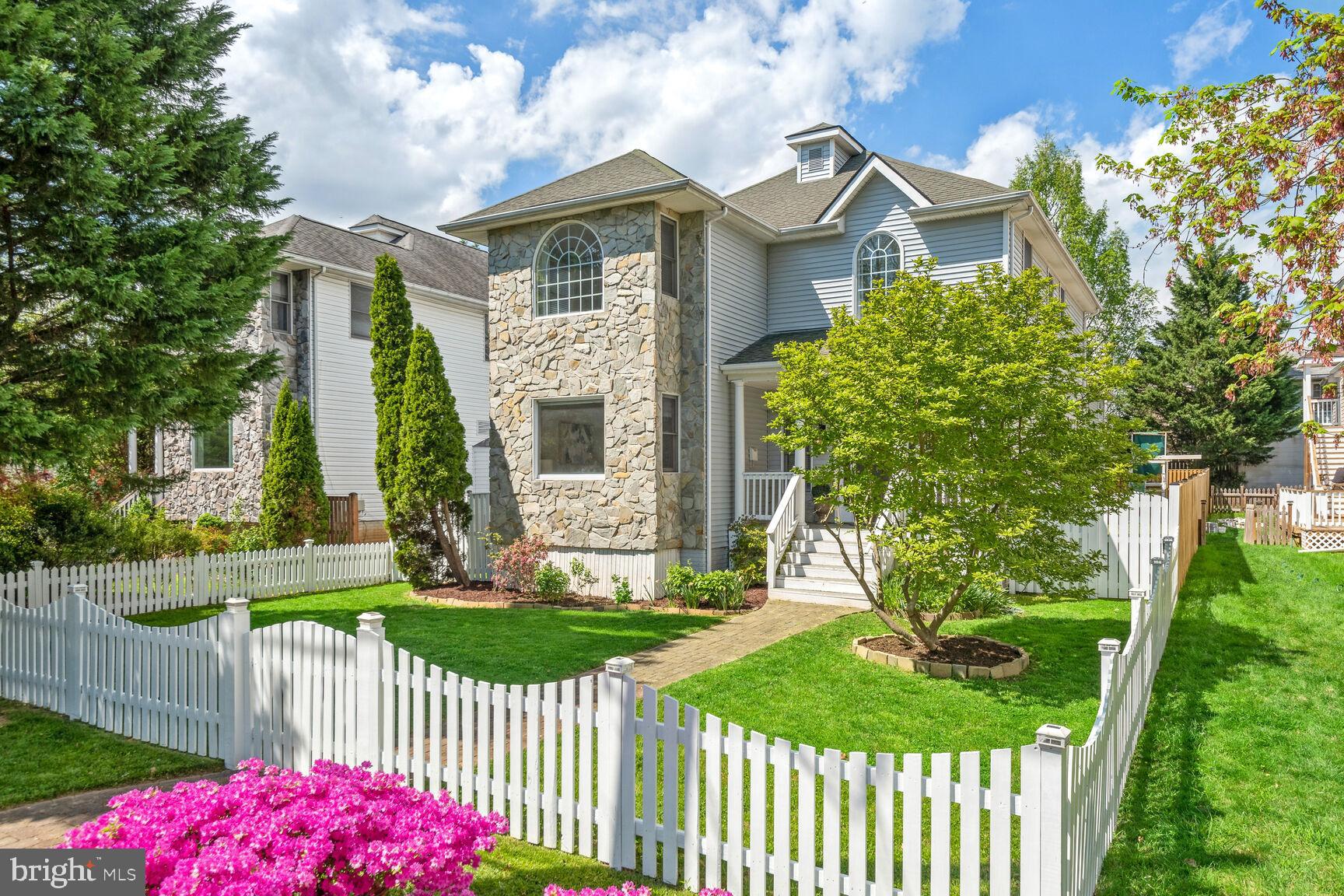 KENSINGTON - Residential