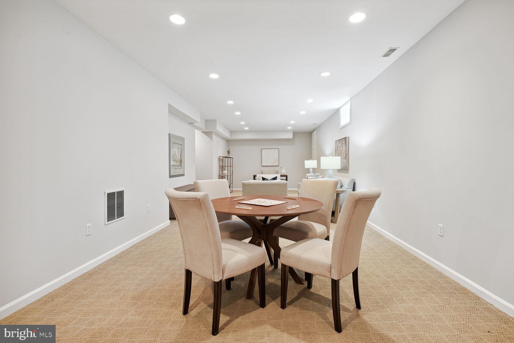 KENSINGTON - Residential