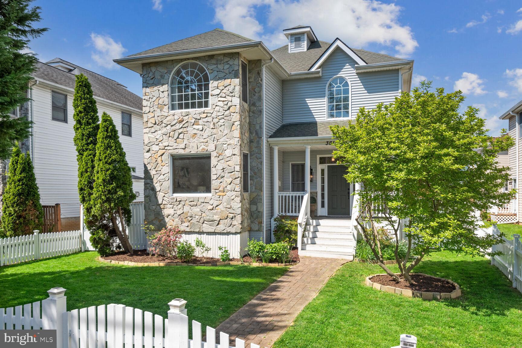 KENSINGTON - Residential