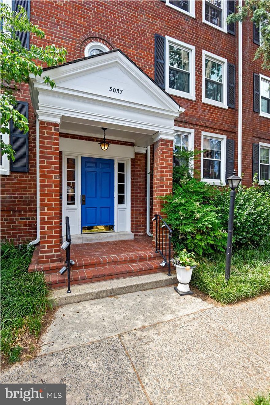This spacious two-bedroom condo has it all! Filled with natural light, it features beautiful hardwood floors, ample storage (additional storage room for the unit), modern conveniences, and an inviting balcony to relax after a long day. Enjoy the community's multiple tennis courts (or Pickleball!), pools, and weekly farmers market. Located close to Shirlington, Arlington, and Old Town, this condo offers easy transit to the Pentagon and Blue/Yellow Line. Pets are welcome. Washer and Dryer in unit . Don't miss out on this fantastic opportunity to call this your new home.