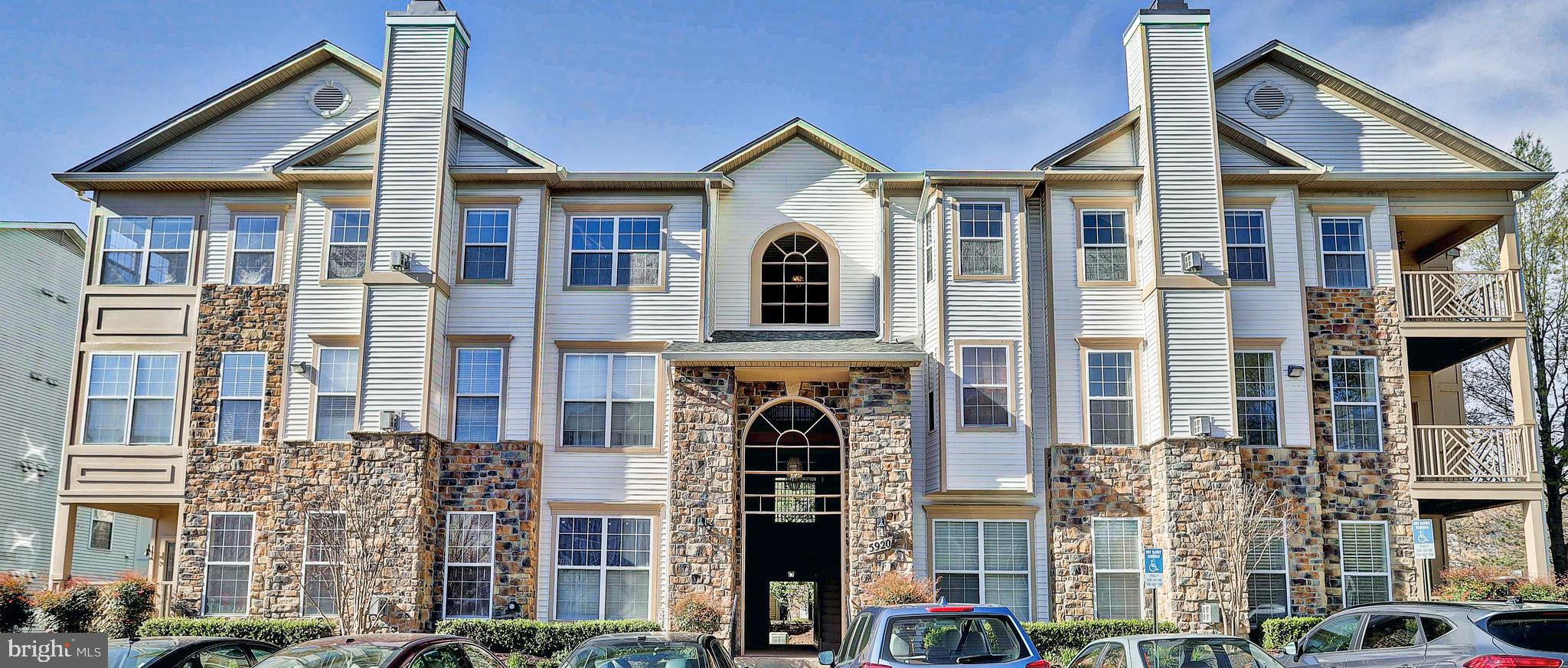 FOUNDERS WALK - Residential