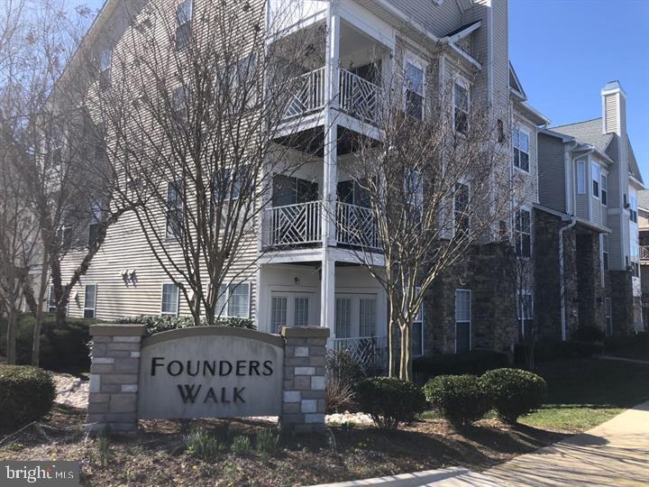 FOUNDERS WALK - Residential