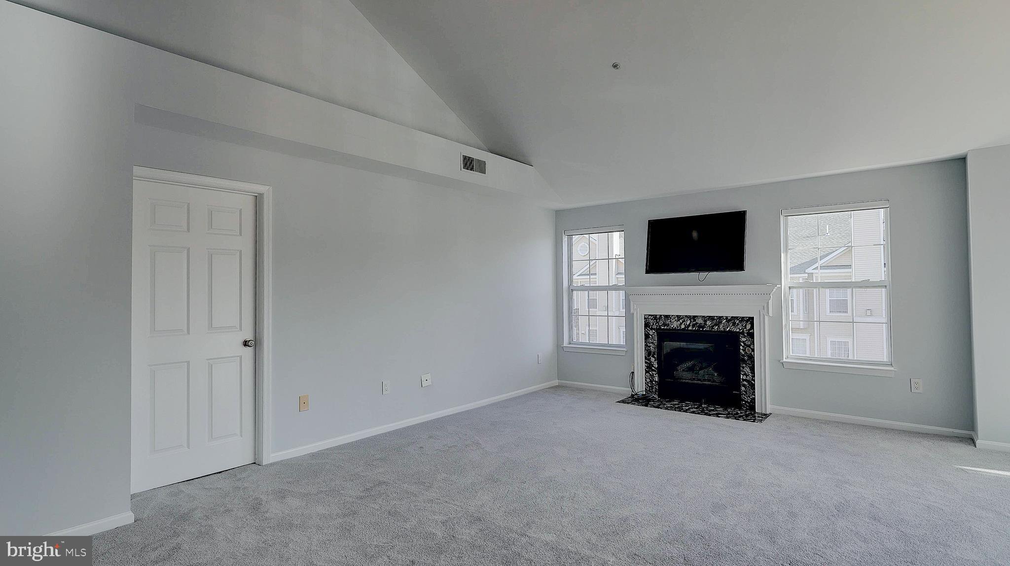 FOUNDERS WALK - Residential