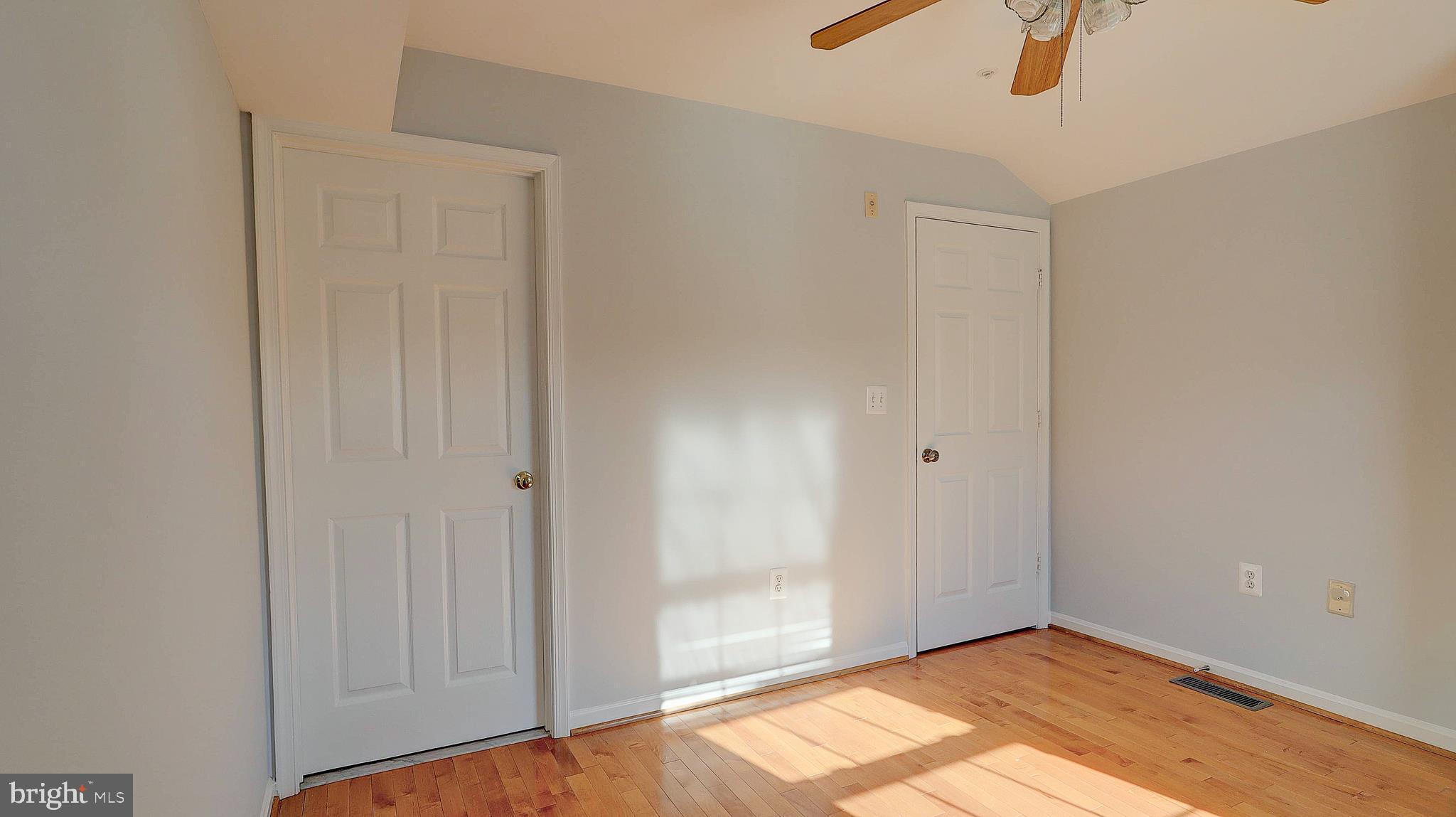 FOUNDERS WALK - Residential