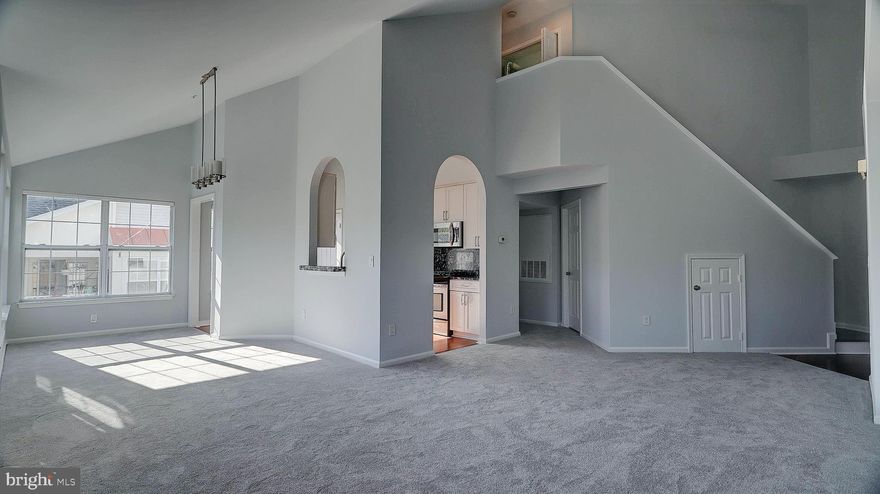 TOP FLOOR (Penthouse), TWO LEVEL 3 BEDROOM, 3 FULL BATH CONDO IN THE POPULAR FOUNDERS WALK COMMUNITY! New PAINT, NEW CARPETING, UPDATED BATHS! EAT-IN KITCHEN VAULTED CEILINGs, WHITE CABINETRY, GRANITE COUNTERTOPS, NEW LIGHTING, FIREPLACE AND LOTS OF SUNLIGHT! VACANT & READY TO JUST MOVE RIGHT IN! CLOSE TO ALL MAJOR COMMUTING ROUTES, OLD TOWN, METRO, KINGSTOWNE TOWN CENTER & MORE. RESIDENTS ENJOY GREAT COMMUNITY AMENITIES INCLUDING A COMMUNITY CENTER, SWIMMING POOL AND PLAYGROUND. See Virtual Tour: https://my.matterport.com/show/?m=fwVKAKbkboG&mls=1