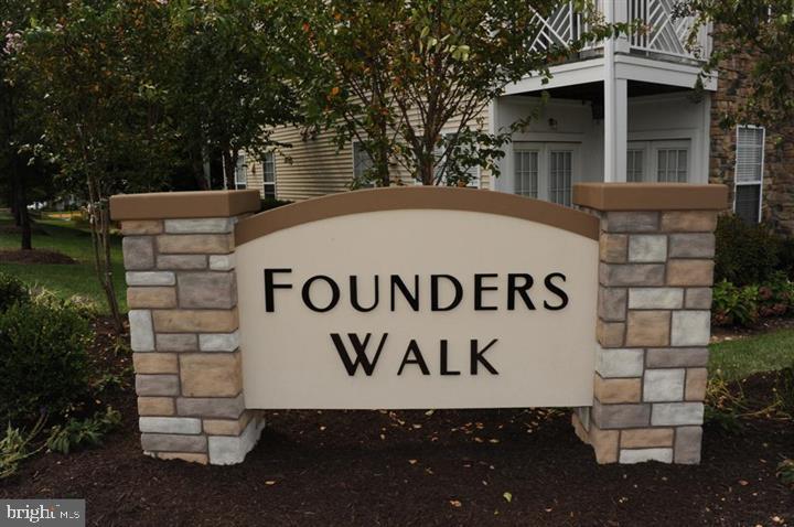 FOUNDERS WALK - Residential