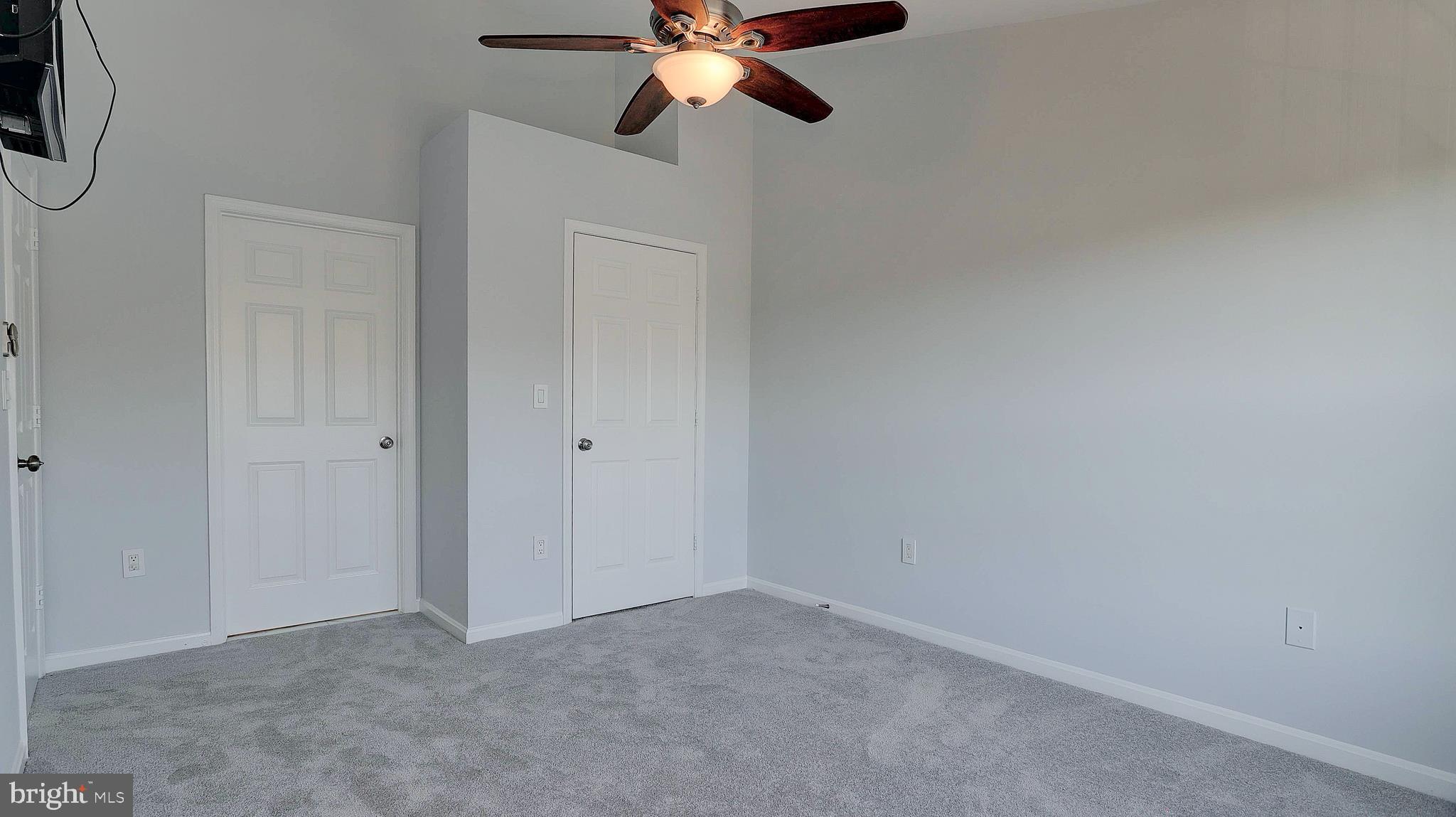 FOUNDERS WALK - Residential