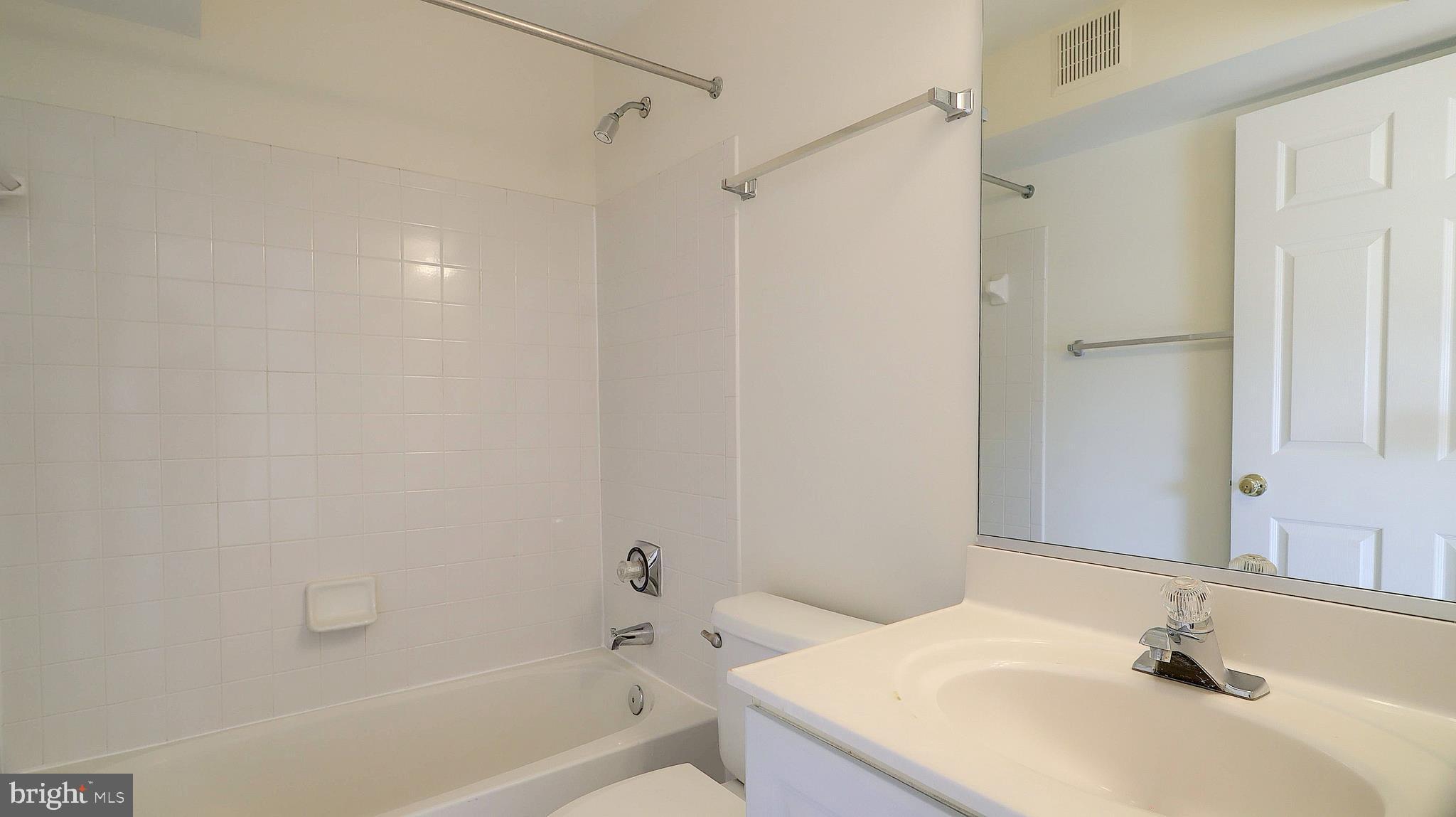 FOUNDERS WALK - Residential