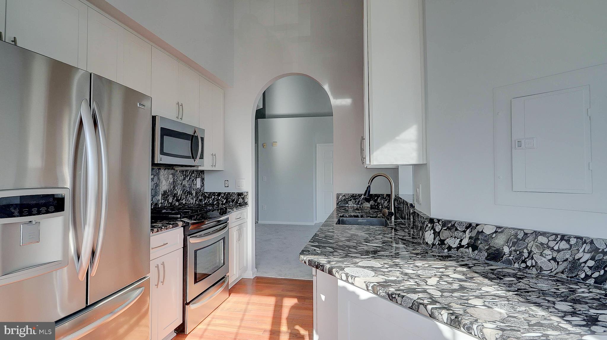 FOUNDERS WALK - Residential