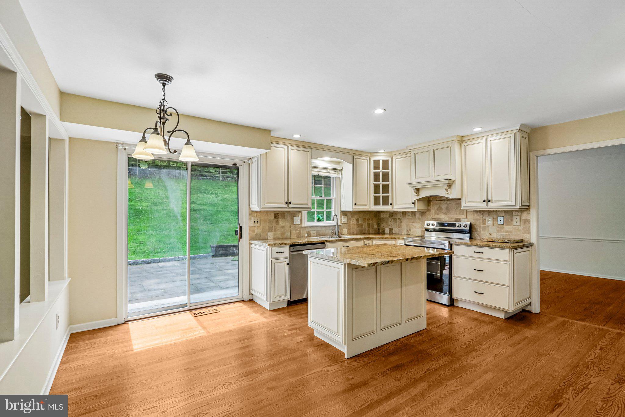 LEXTON WOODS - Residential
