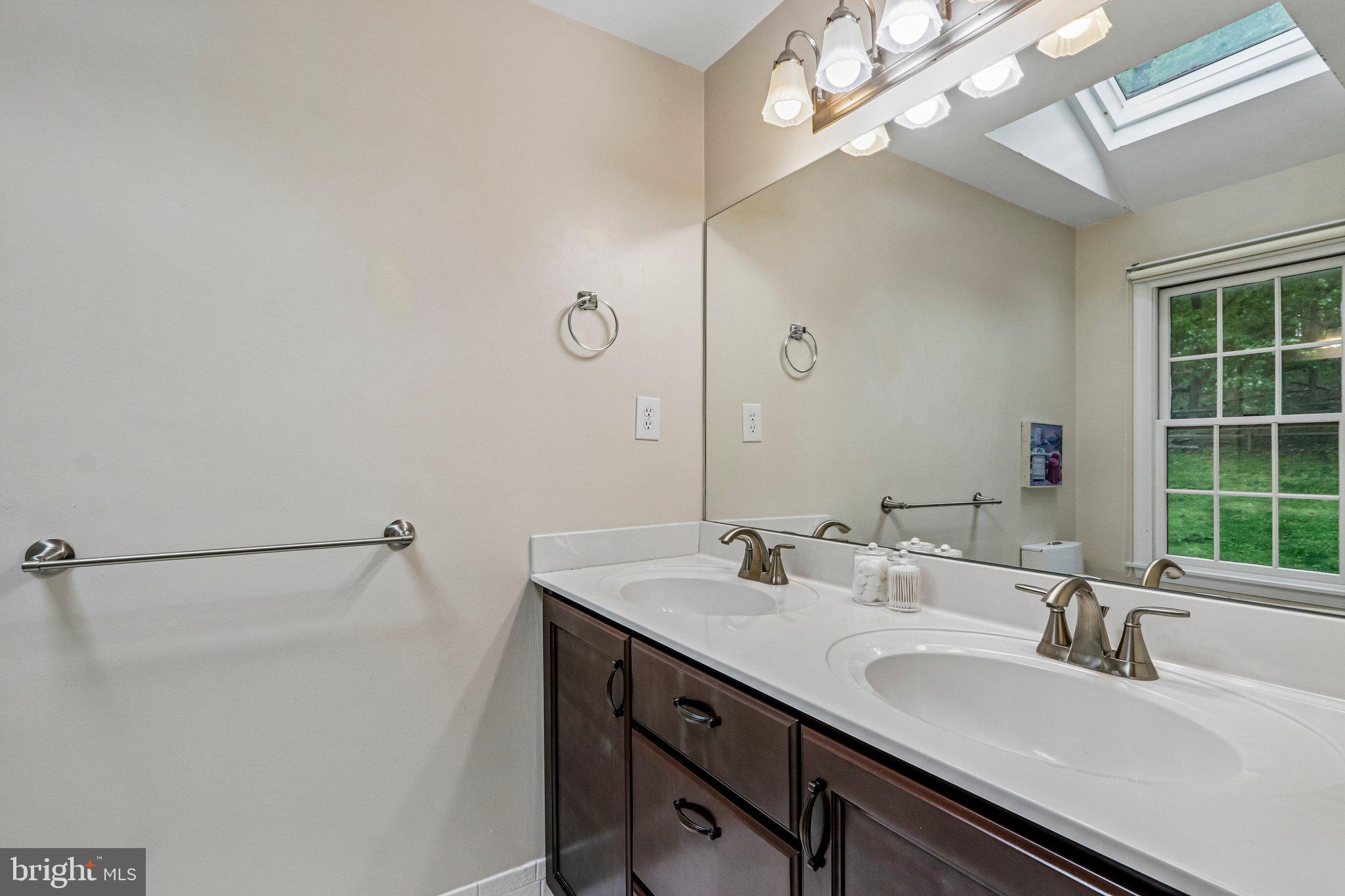 LEXTON WOODS - Residential