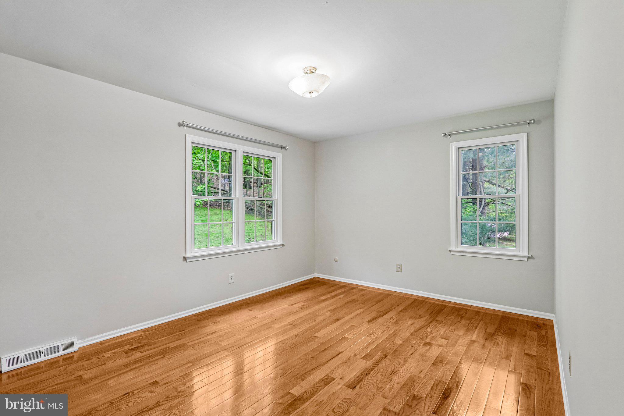 LEXTON WOODS - Residential