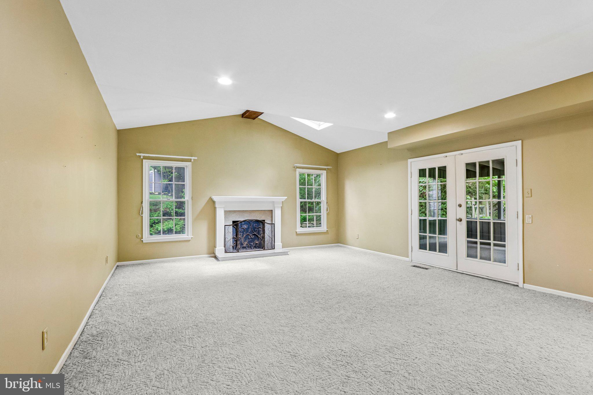 LEXTON WOODS - Residential