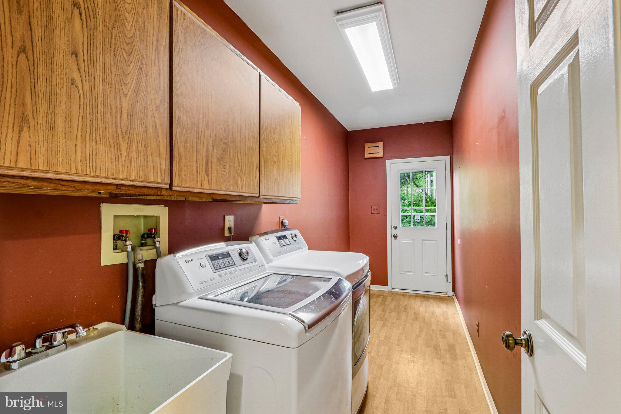 LEXTON WOODS - Residential