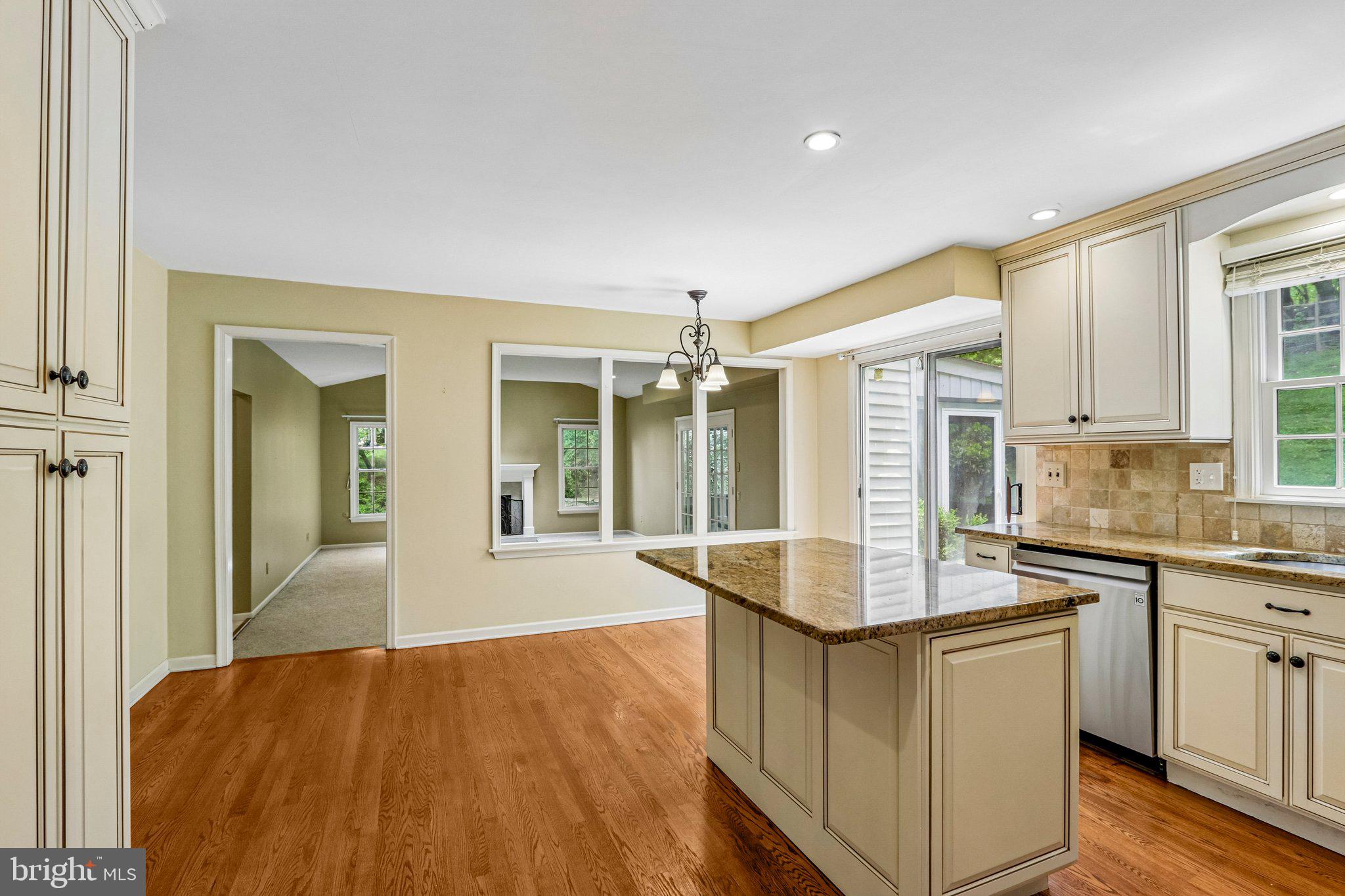 LEXTON WOODS - Residential
