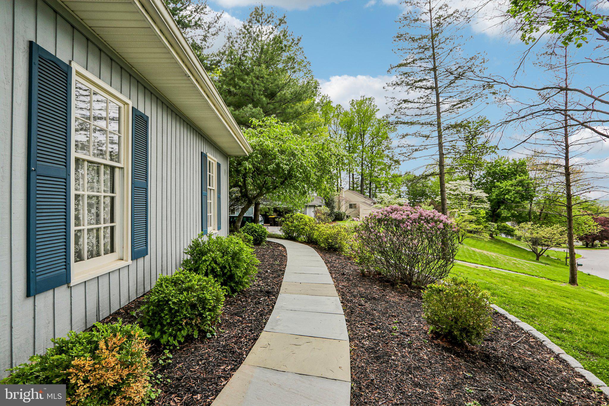 LEXTON WOODS - Residential
