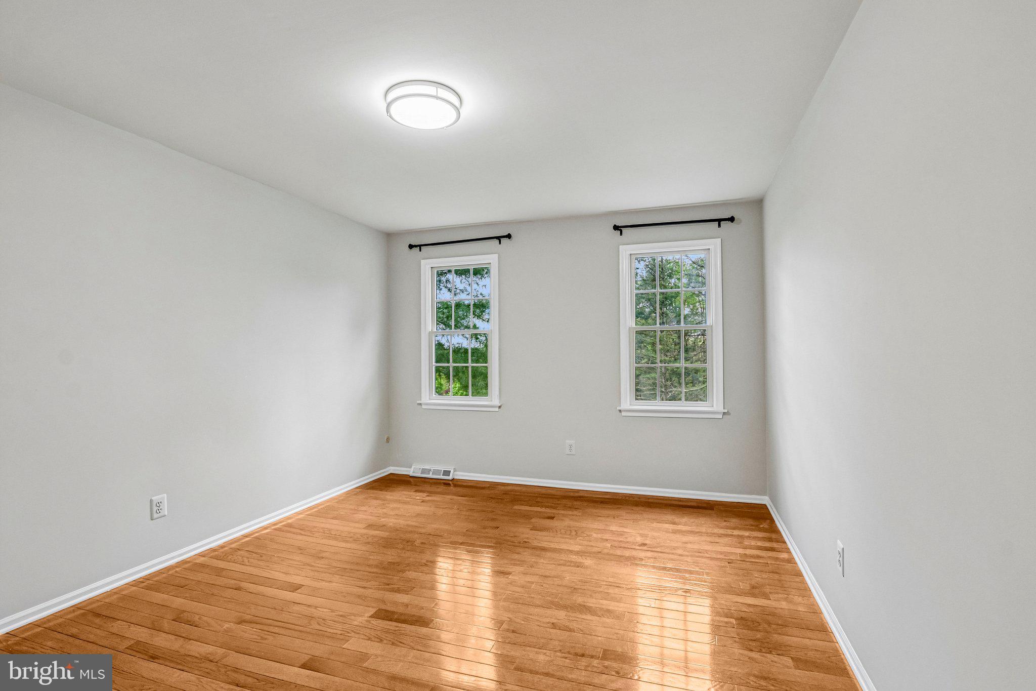 LEXTON WOODS - Residential