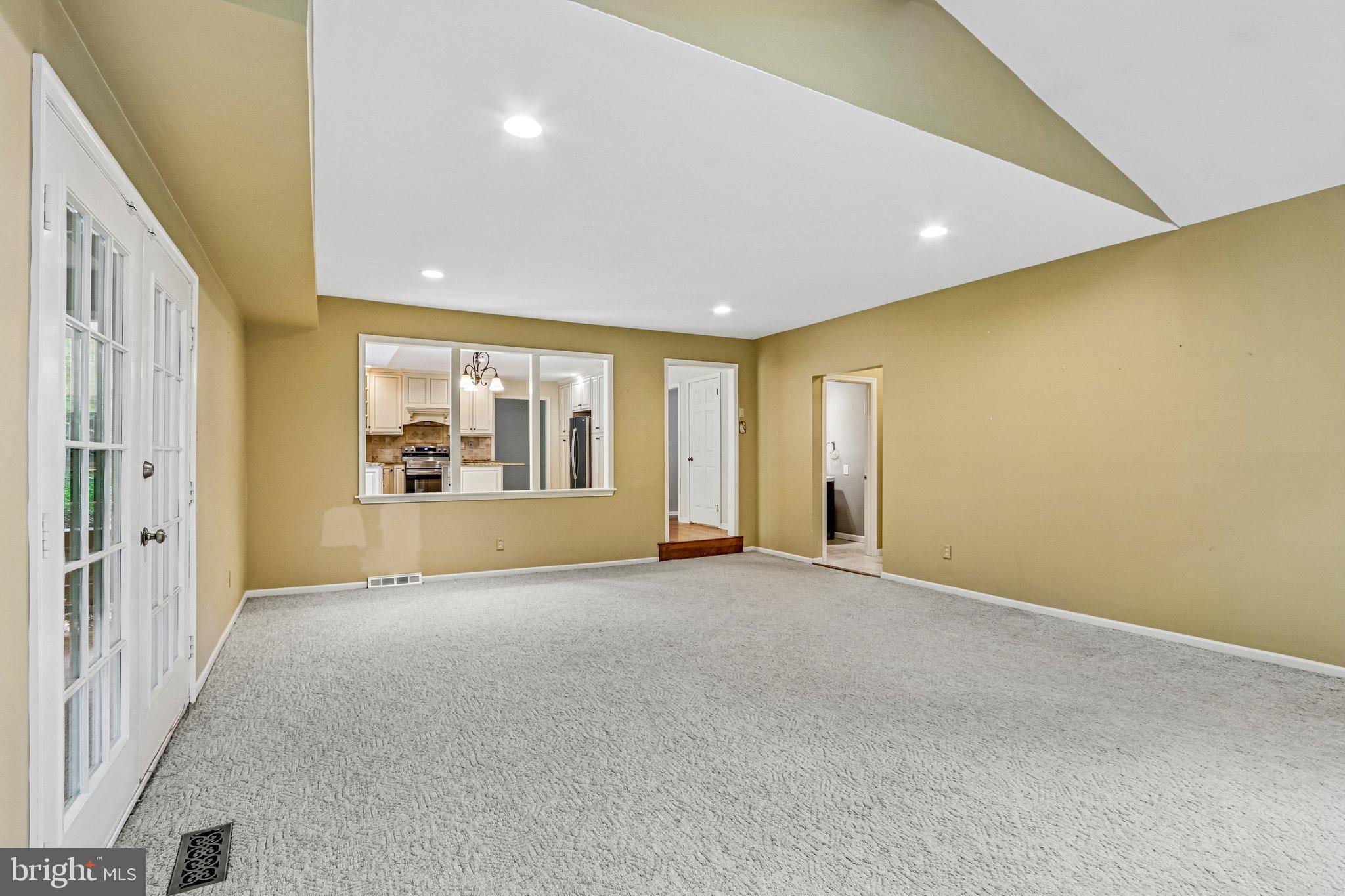 LEXTON WOODS - Residential