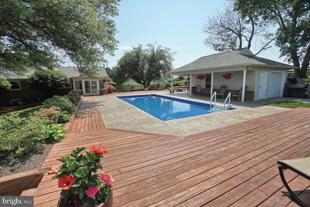 MIDDLETOWN - Residential