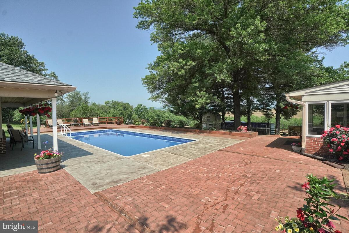 MIDDLETOWN - Residential