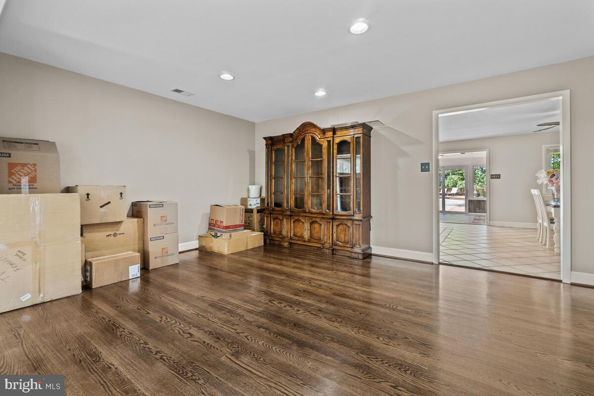 MIDDLETOWN - Residential