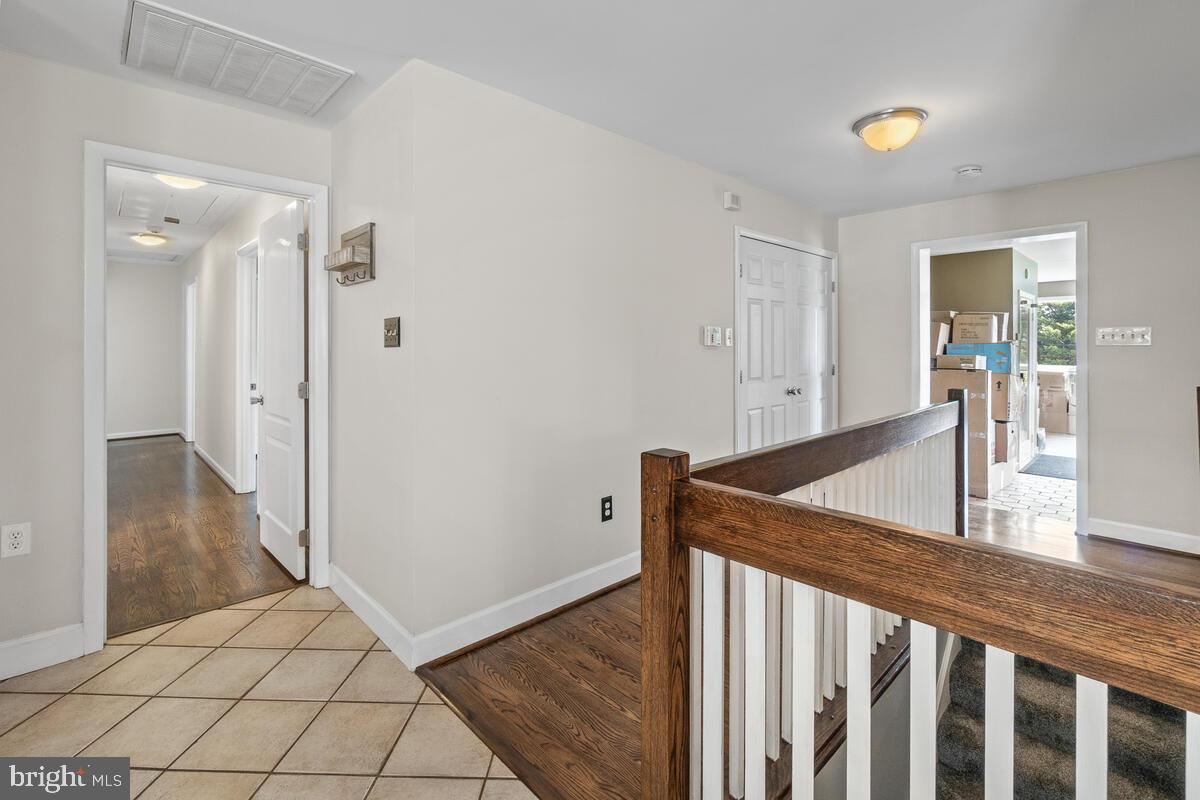 MIDDLETOWN - Residential