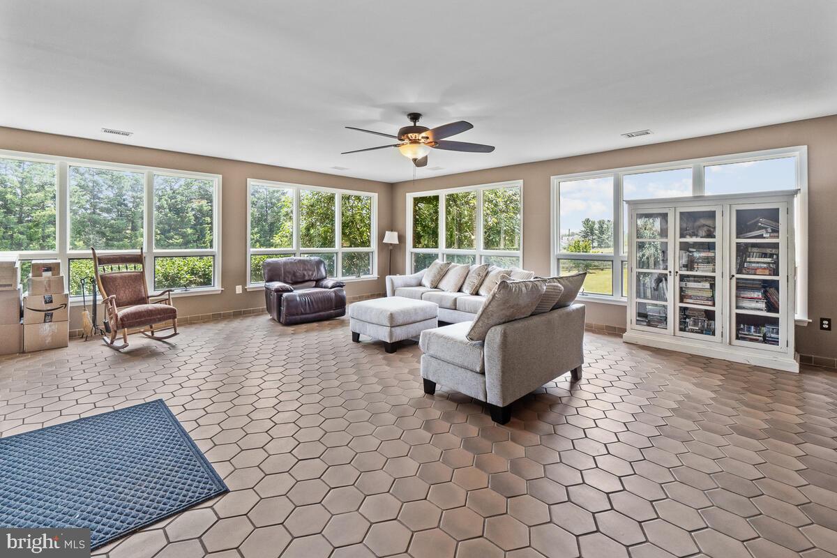 MIDDLETOWN - Residential