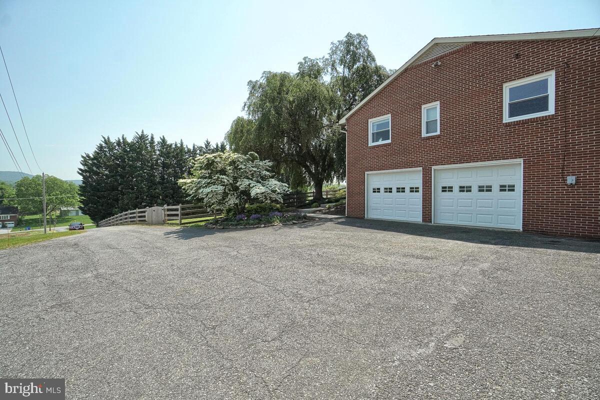 MIDDLETOWN - Residential