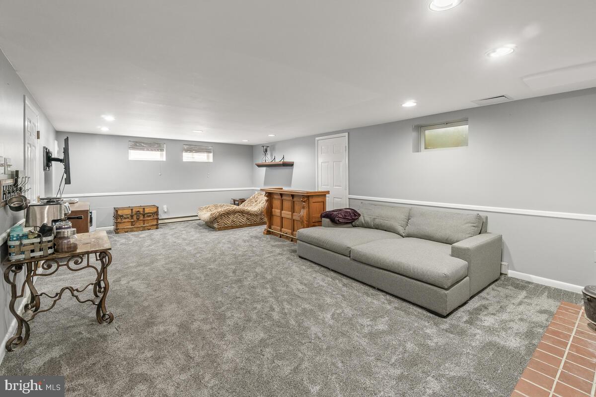 MIDDLETOWN - Residential