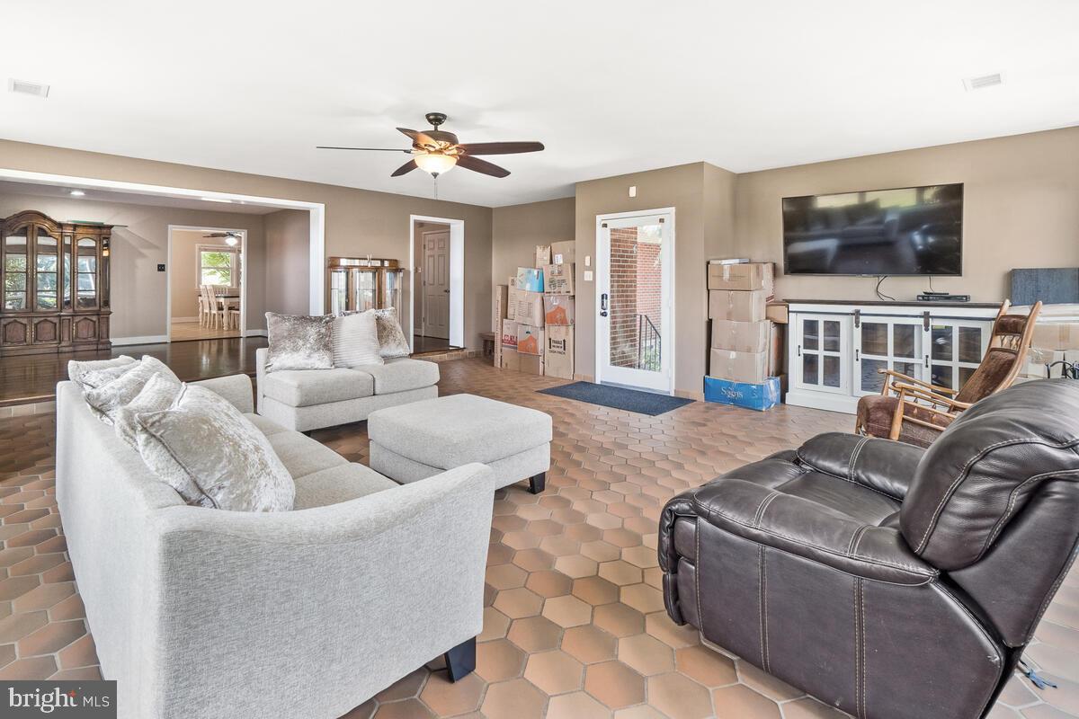 MIDDLETOWN - Residential