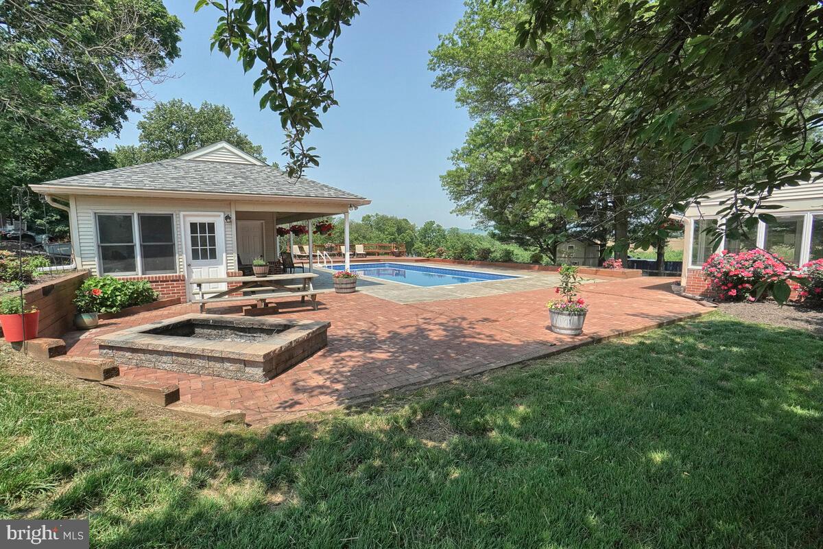 MIDDLETOWN - Residential