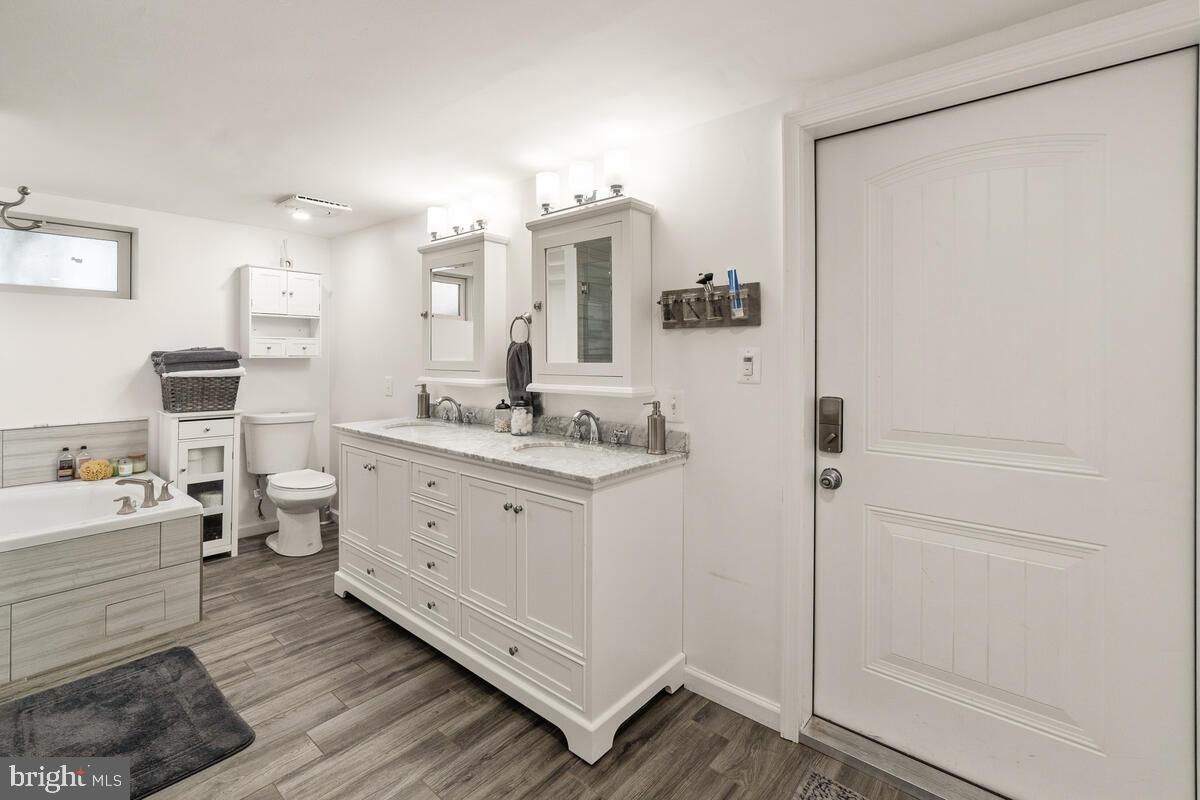 MIDDLETOWN - Residential