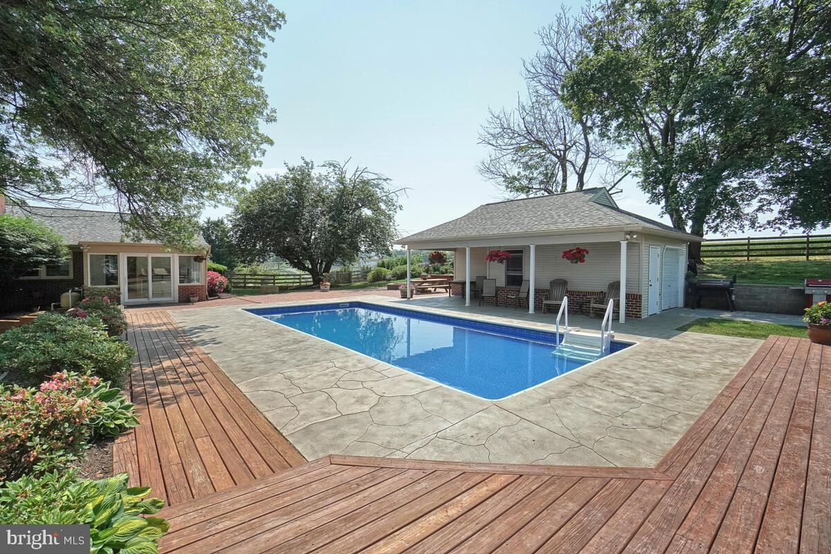 MIDDLETOWN - Residential