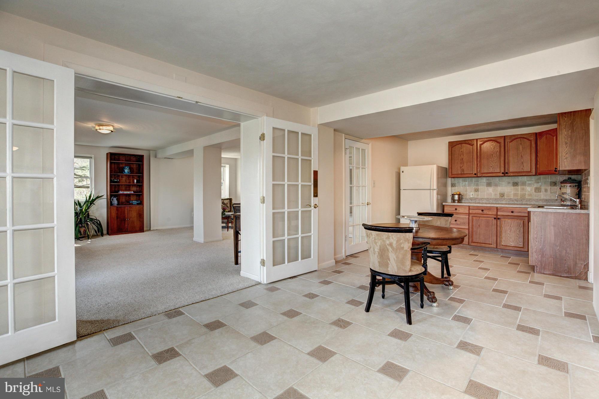 LAKE BARCROFT - Residential