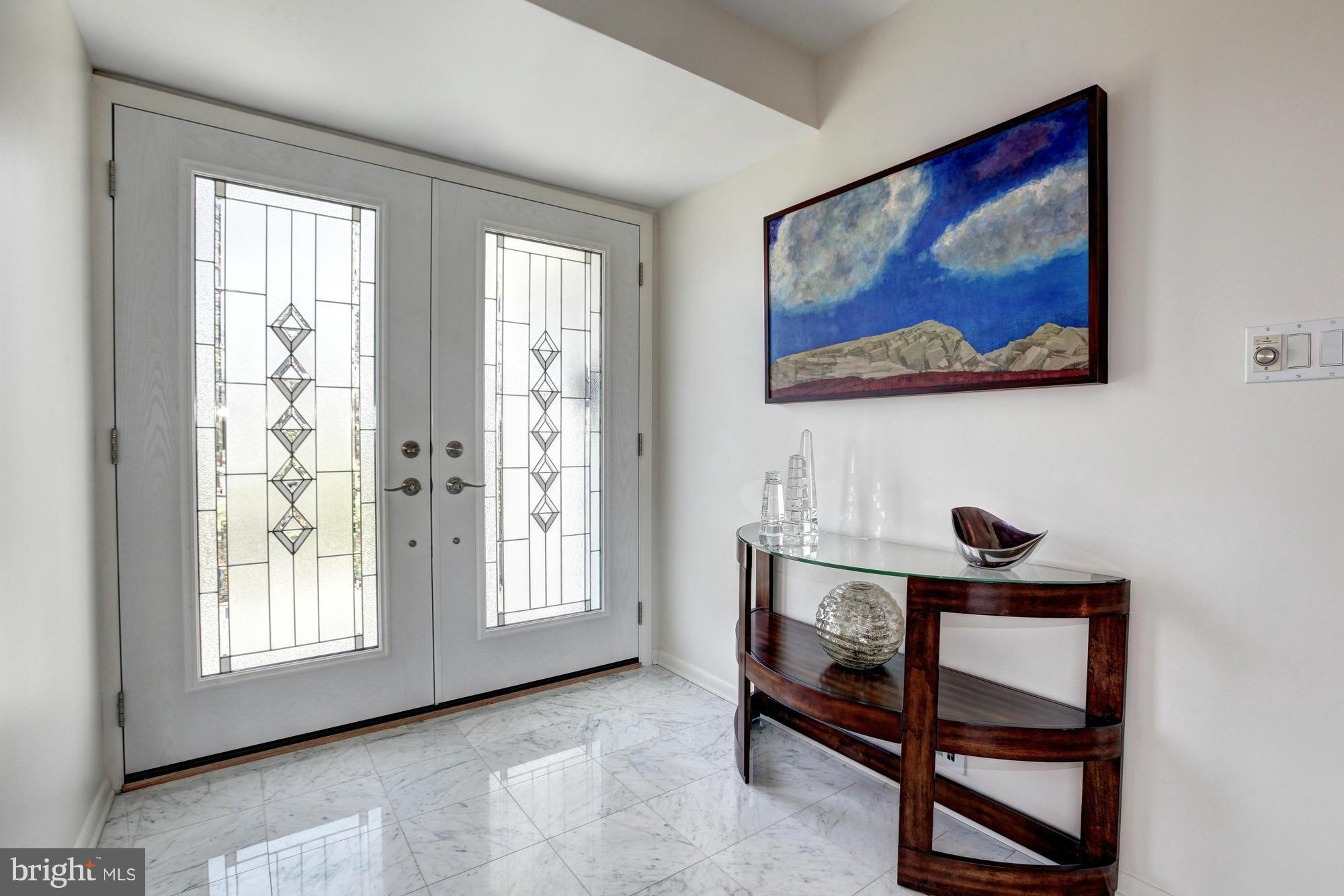 LAKE BARCROFT - Residential